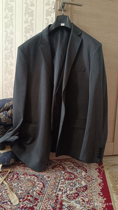 Продам Костюм новый, есть торг