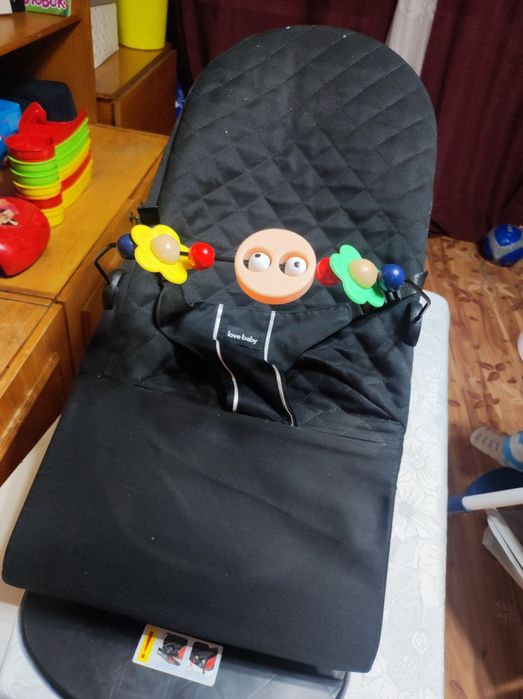 Продам шезлонг для детей