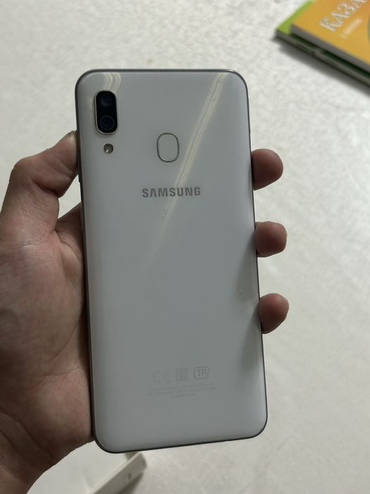 SAMSUNG Galaxy A30