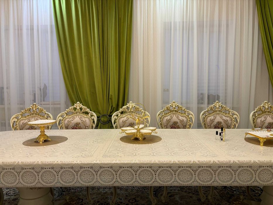 Стол гостиный из дуба