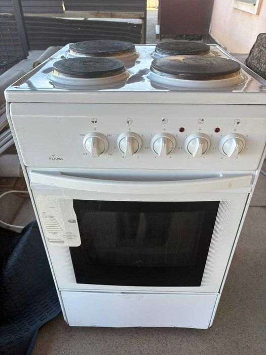 продается электрическая плита