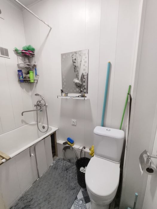 Продаётся однокомнатная квартира 1/8/9. Рядом с рынком Кадешева.