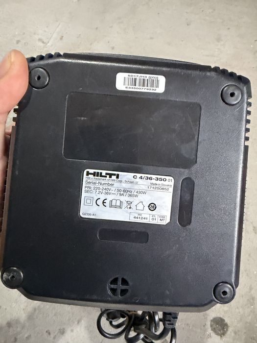 Hilti C4/36-350 бързо зарядно