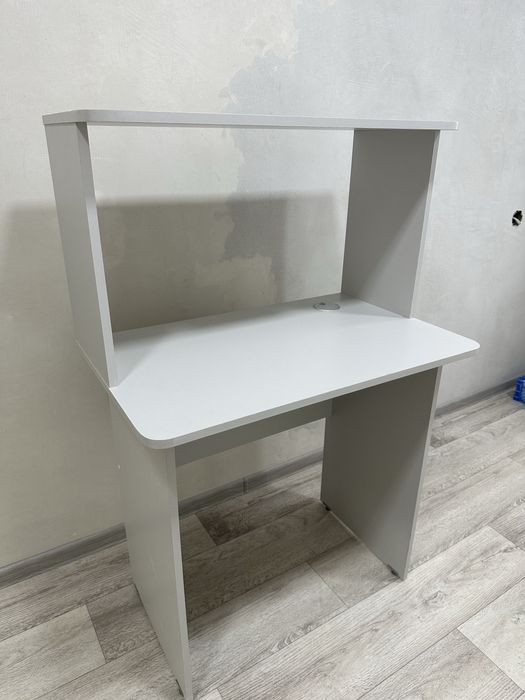 Столик компьютерный