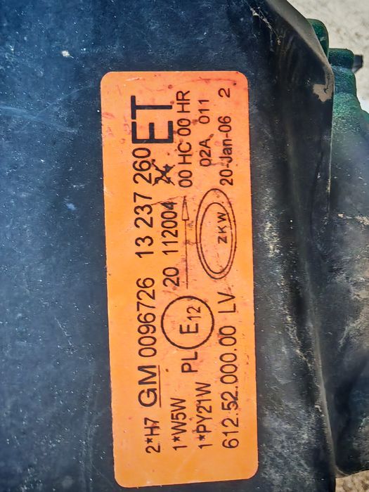 Far dreapta, cu lupă, pentru Opel Corsa C
