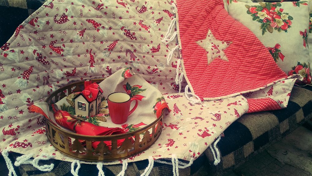 Коледно одеало с две лица