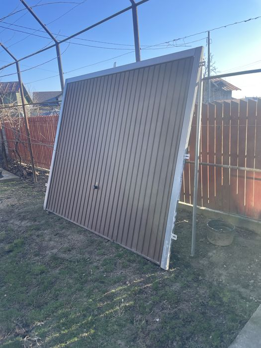 Usa garaj basculabila