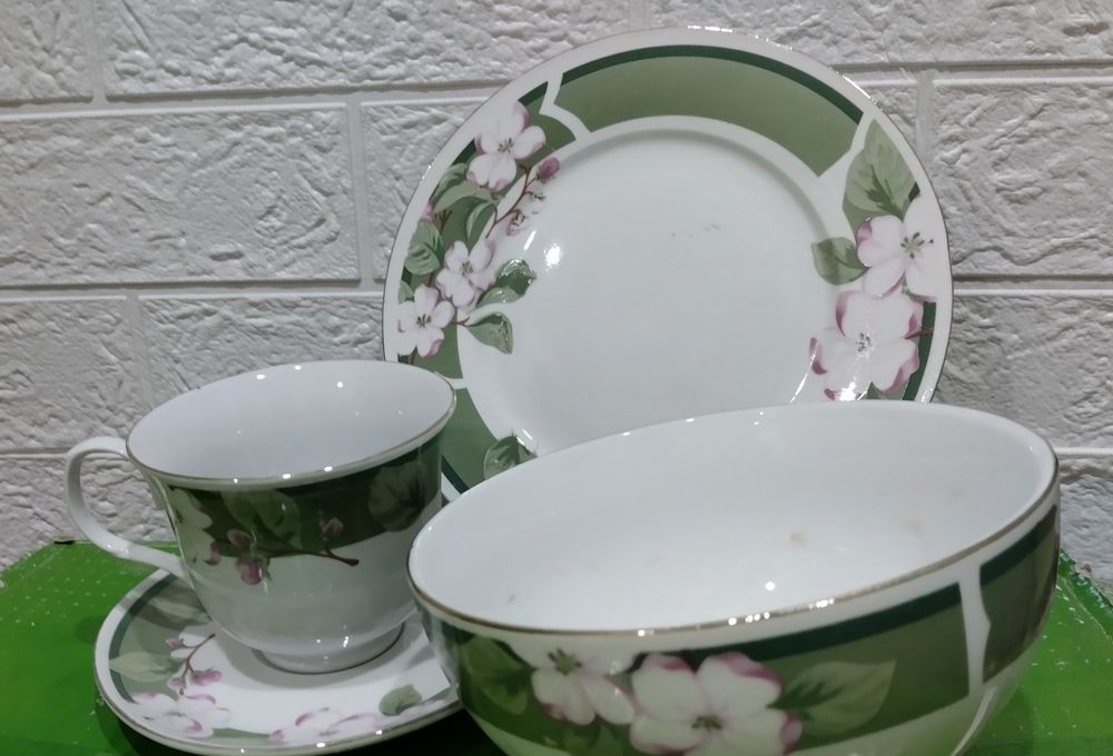 Продам новый набор посуды