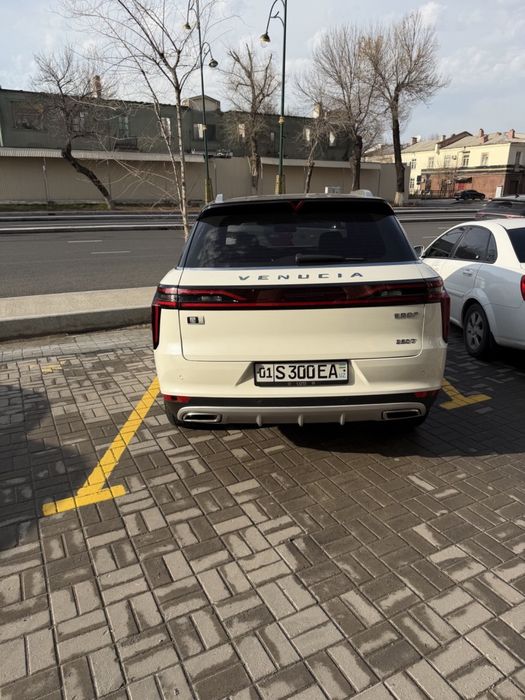 Nissan Venusia sotiladi