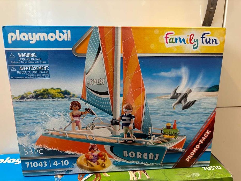 Нови Playmobil 71043 Катамаран и 70510 Дом на понита
