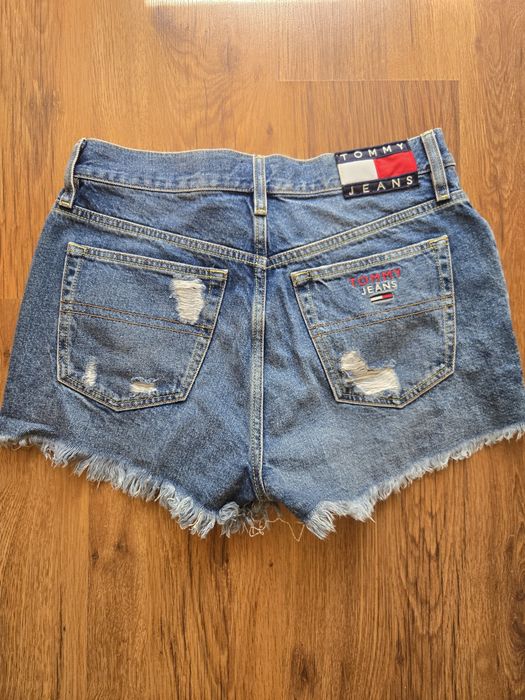 Hugo Boss Blue, Tommy Hilfiger, Levis къси панталонки