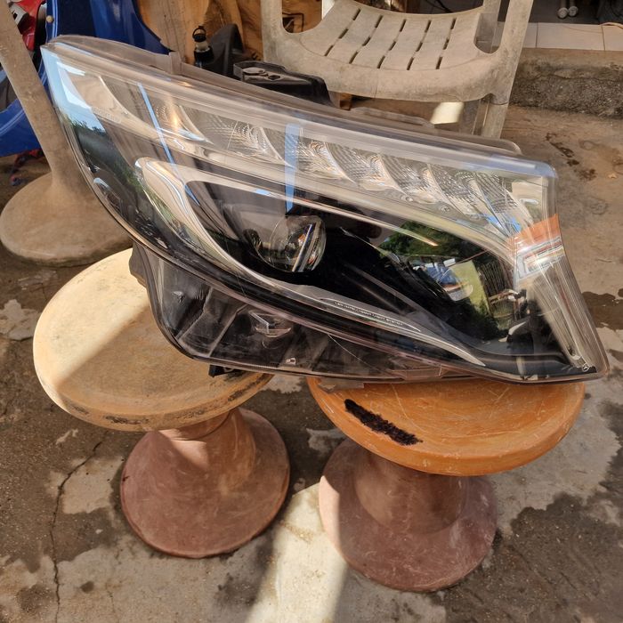 Mercedes Benz Vito V-klassa 2018 десен фар