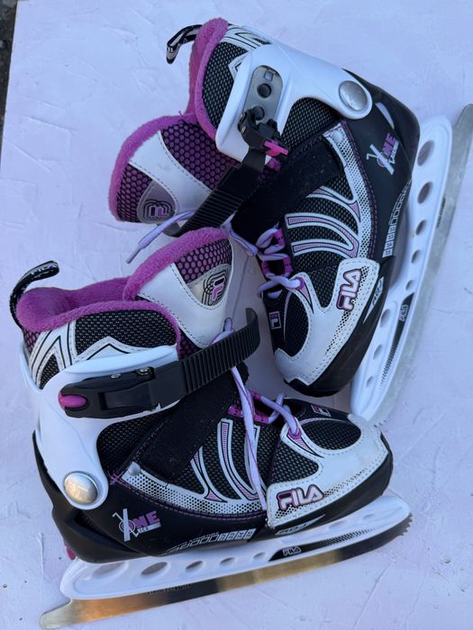 Продам регулируемые коньки