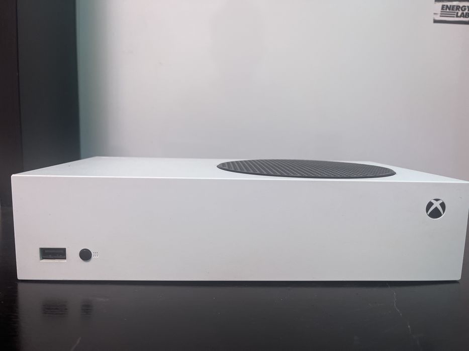Xbox series s cu cutie