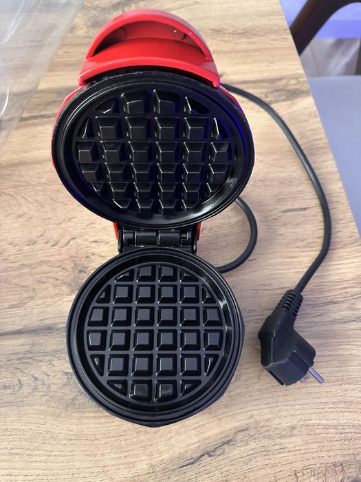 Продаю мини вафельницу