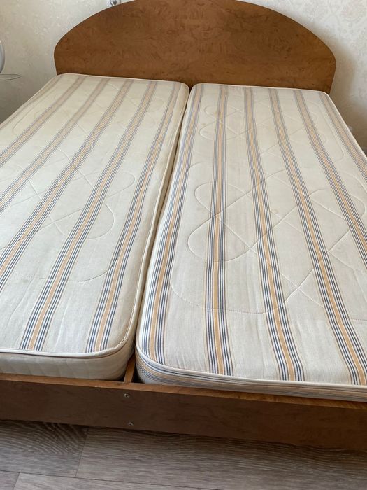 Кровать двуспальная