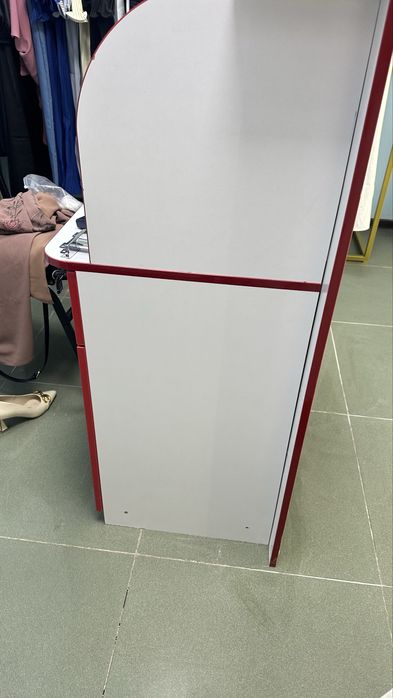 Кассовый стол для магазина