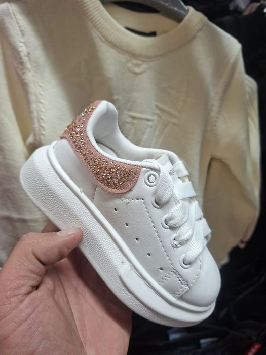 Mq copii cu pietricele diferite culori verificare colet