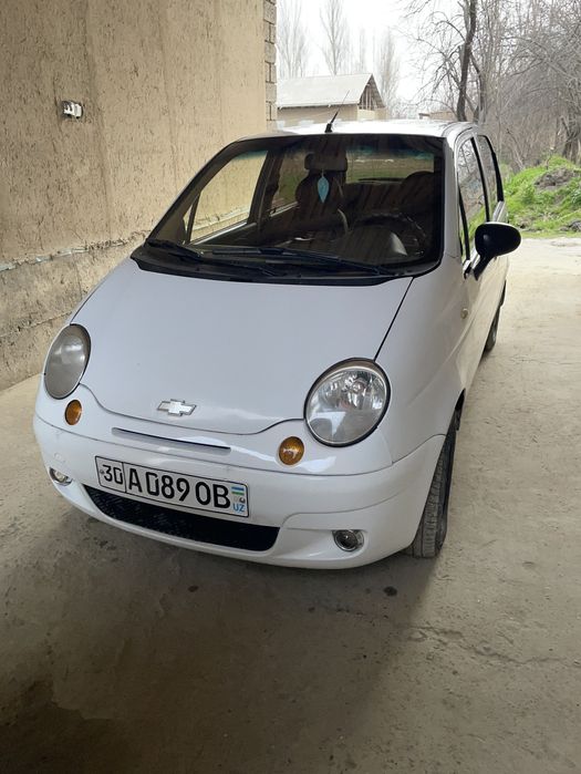 Matiz sotiladi metan gazi bor 65talik 3-pokalina.Benzinga yuradi