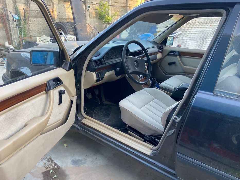 Mercedes W 124 fabricație 1985