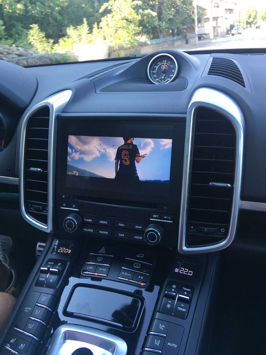 Porsche PCM Активира Android Auto Apple CarPlay Smartphone Full Screen