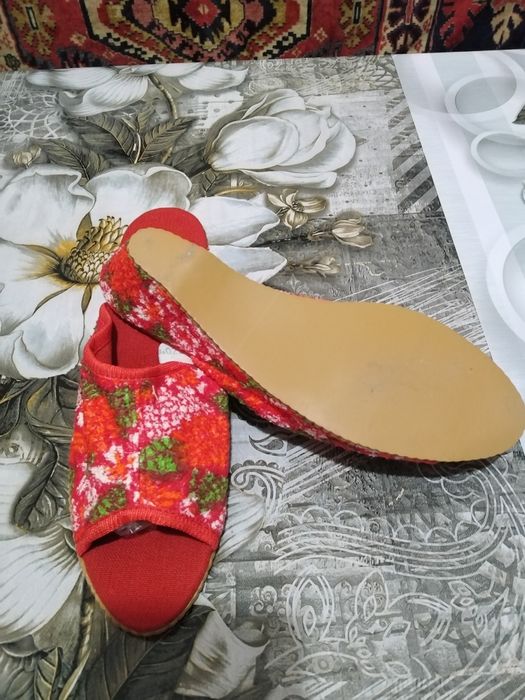 Продаю новые тапочки 36 разм.