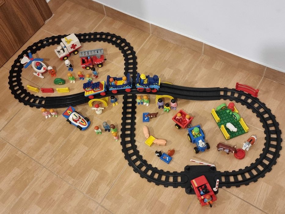 Tren Playmobil set mare cu masini, accesorii, oameni