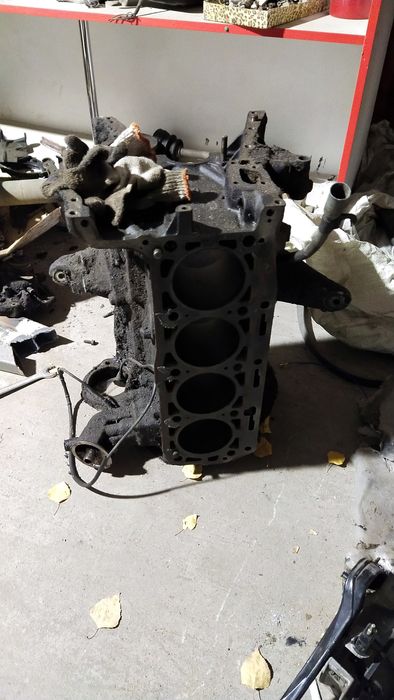 Продам двигатель по запчастям