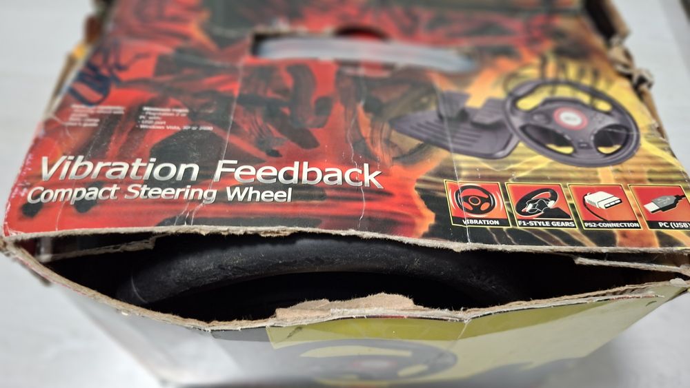 Волан (кормило) + педали за компютърни игри и Sony PlayStation