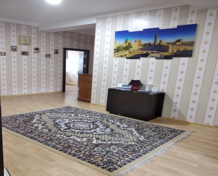 Яшнабадский район крестик 40-лет  4 комнатная квартира