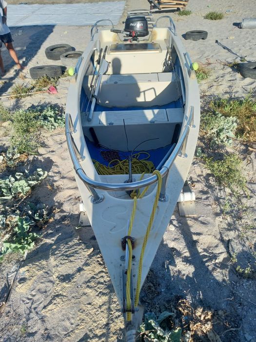 Barca ,,Lotus"cu motor