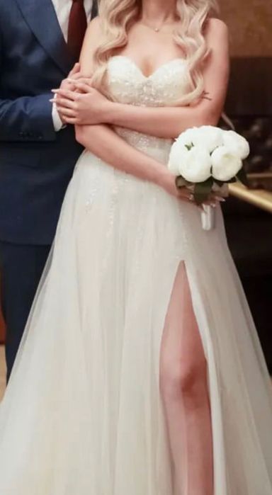 Продам свадебное платье с букетом
