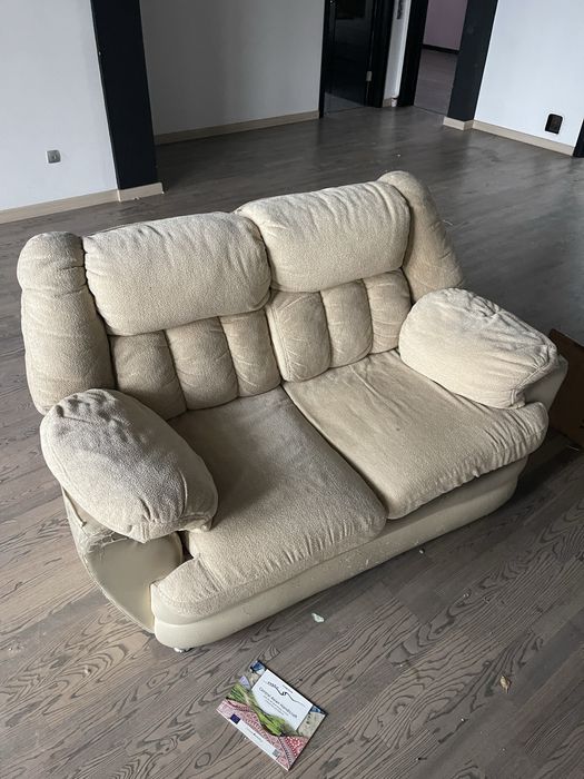 Диван срочно                            .