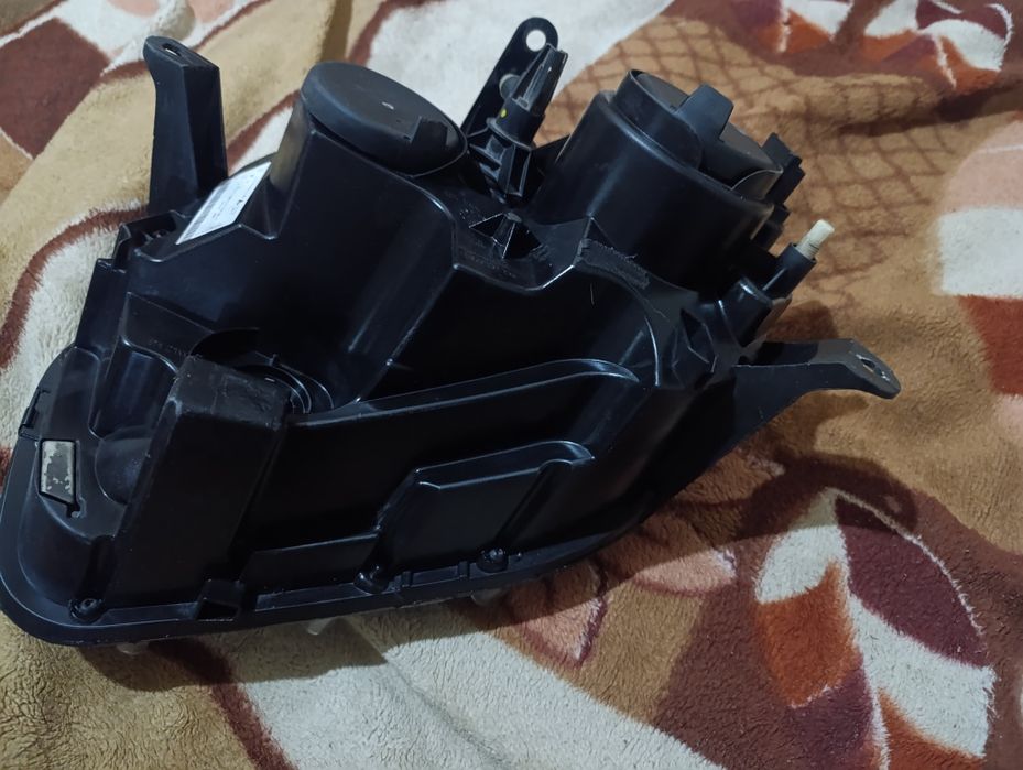 Фара на Рено Дастер