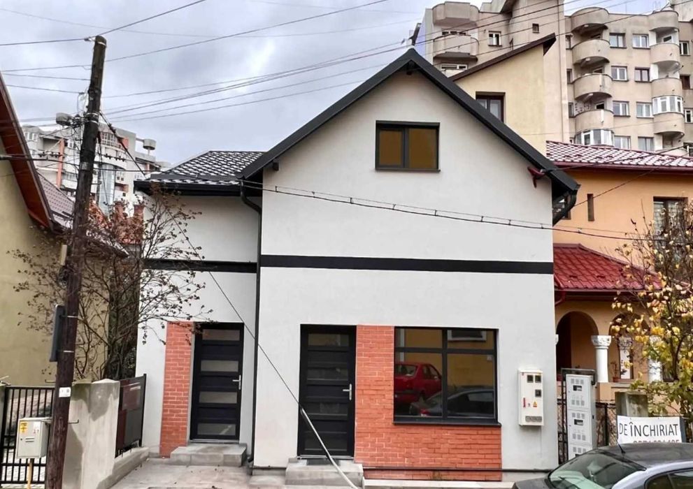 Dau în chirie 50 mp spațiu central în Cluj-Napoca din 01.03.2026