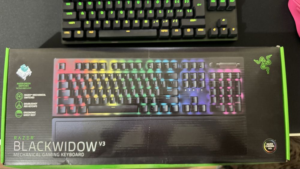 Продам клавиатуру Razer BlackWidow V3