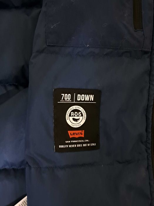 Geaca de iarna Levi's, marimea S, umplutura pene de rata