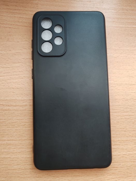 Vând 2 huse huawei P40 pro și 3 folii protectie