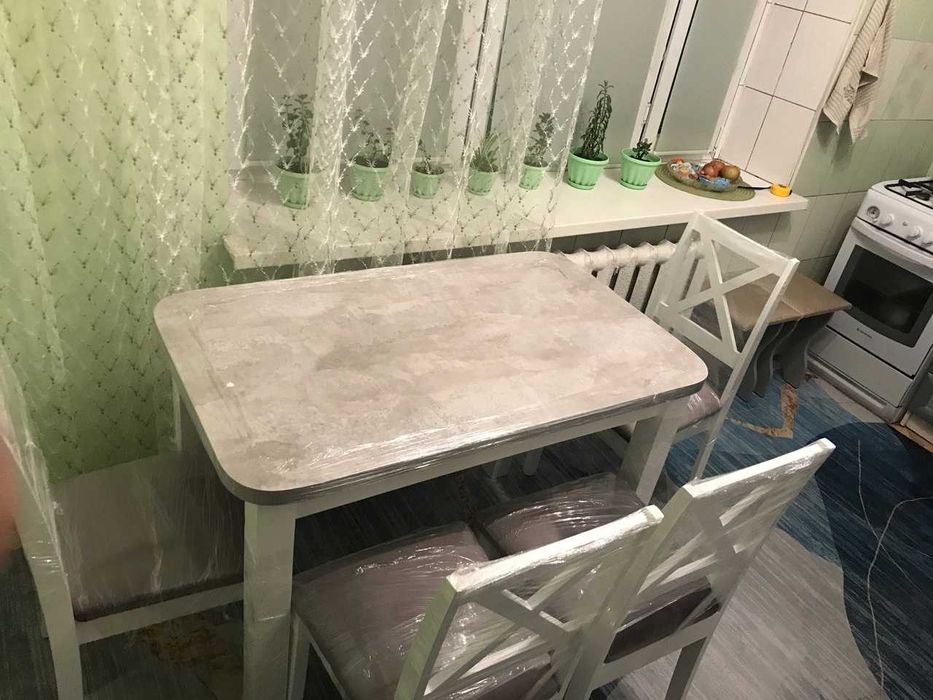 Столы стулья Алматы , Квадратные столы и стулья .