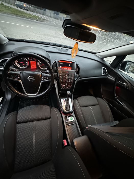 Opel astra j full