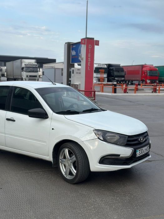 Продам машину Гранта 2020
