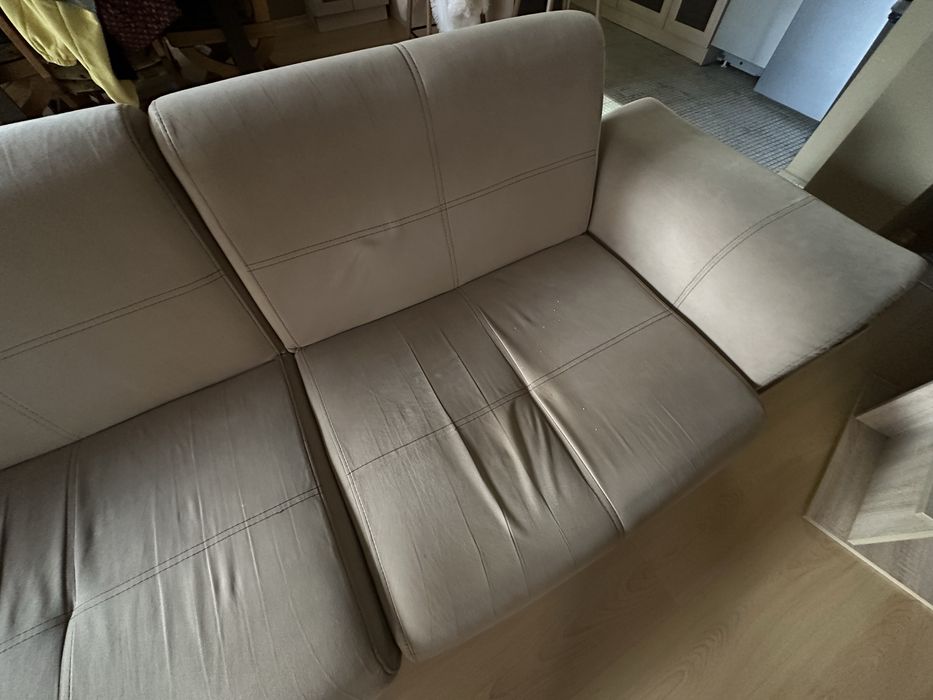 ПОДАРЯВАМ ъглов диван с функция сън  и ракла