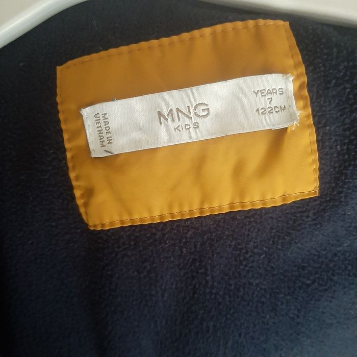 Куртка от mango на 5-7 лет рост 122-128