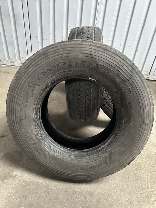 Anvelope 305/70 R19,5 direcții GOOD YEAR