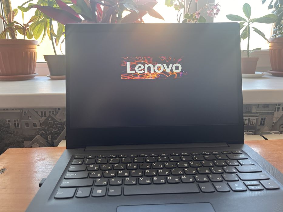Продам ноутбук Lenova LAPTOP - MI506AFG