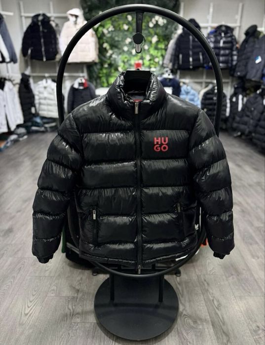 Мъжко зимно яке в черен цвят с лаково покритие