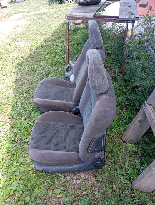 Продам комплект сиденья