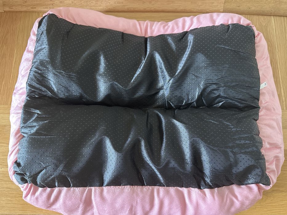 Меко легло за котка или куче + подарък играчка