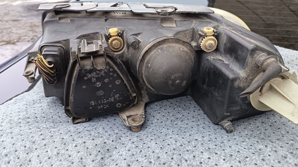 Фары пассат б 5 продам