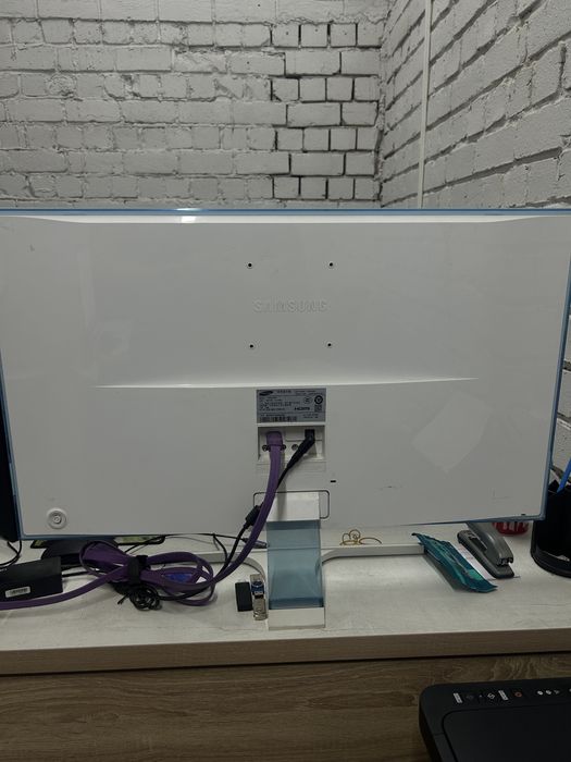 Монитор 32" Samsung S32E360F (Белый)